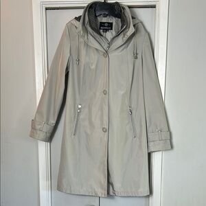 NOVELTI Light grey with black and grey polka dots in hood & collar—coat.